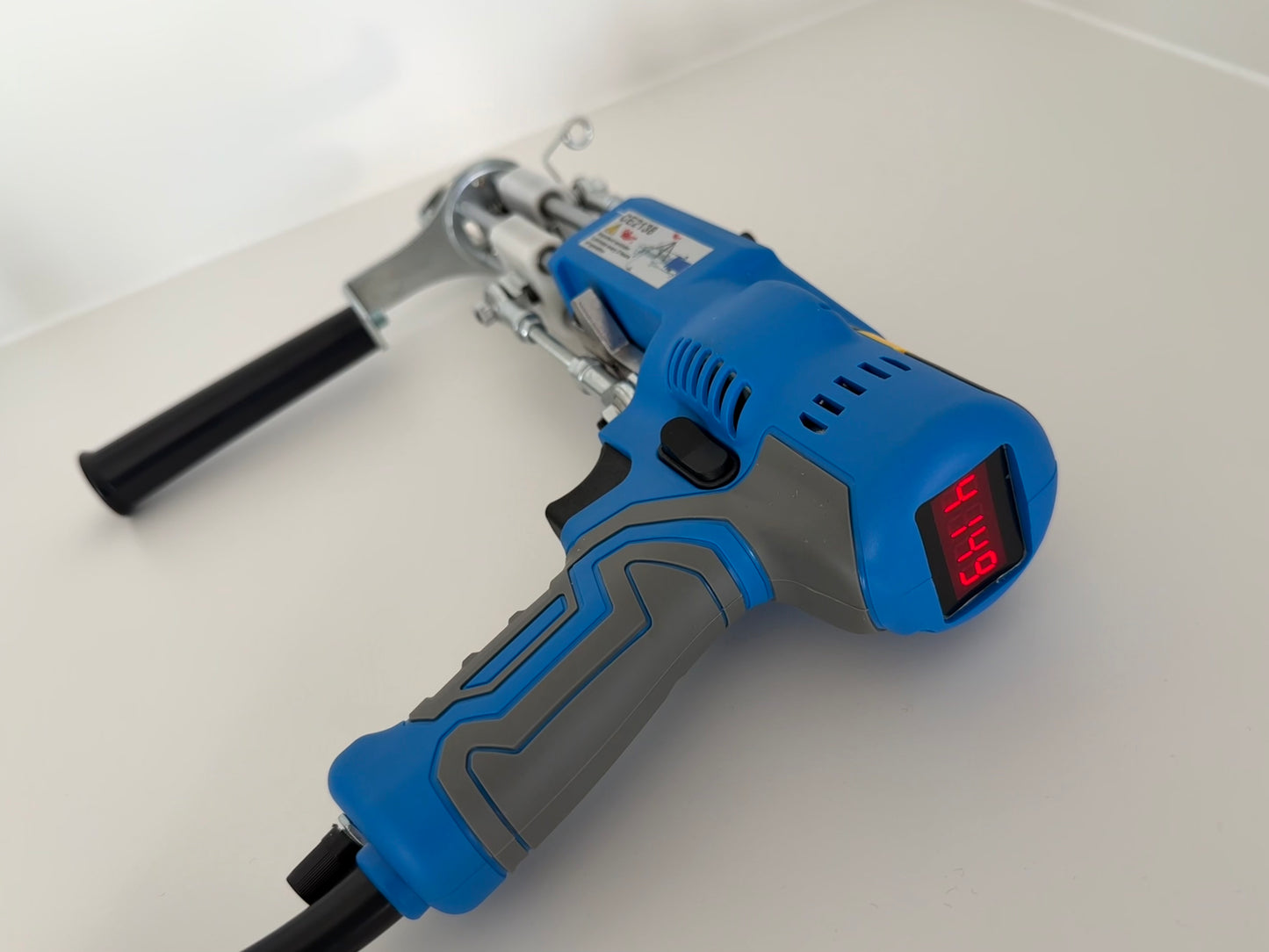 AK-V Electric Tufting Gun — Lightweight, Quiet, and Precise